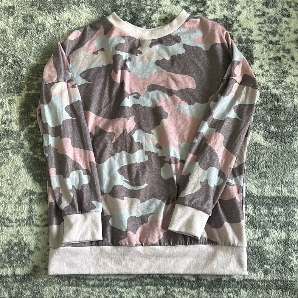 Camo sweatshirt